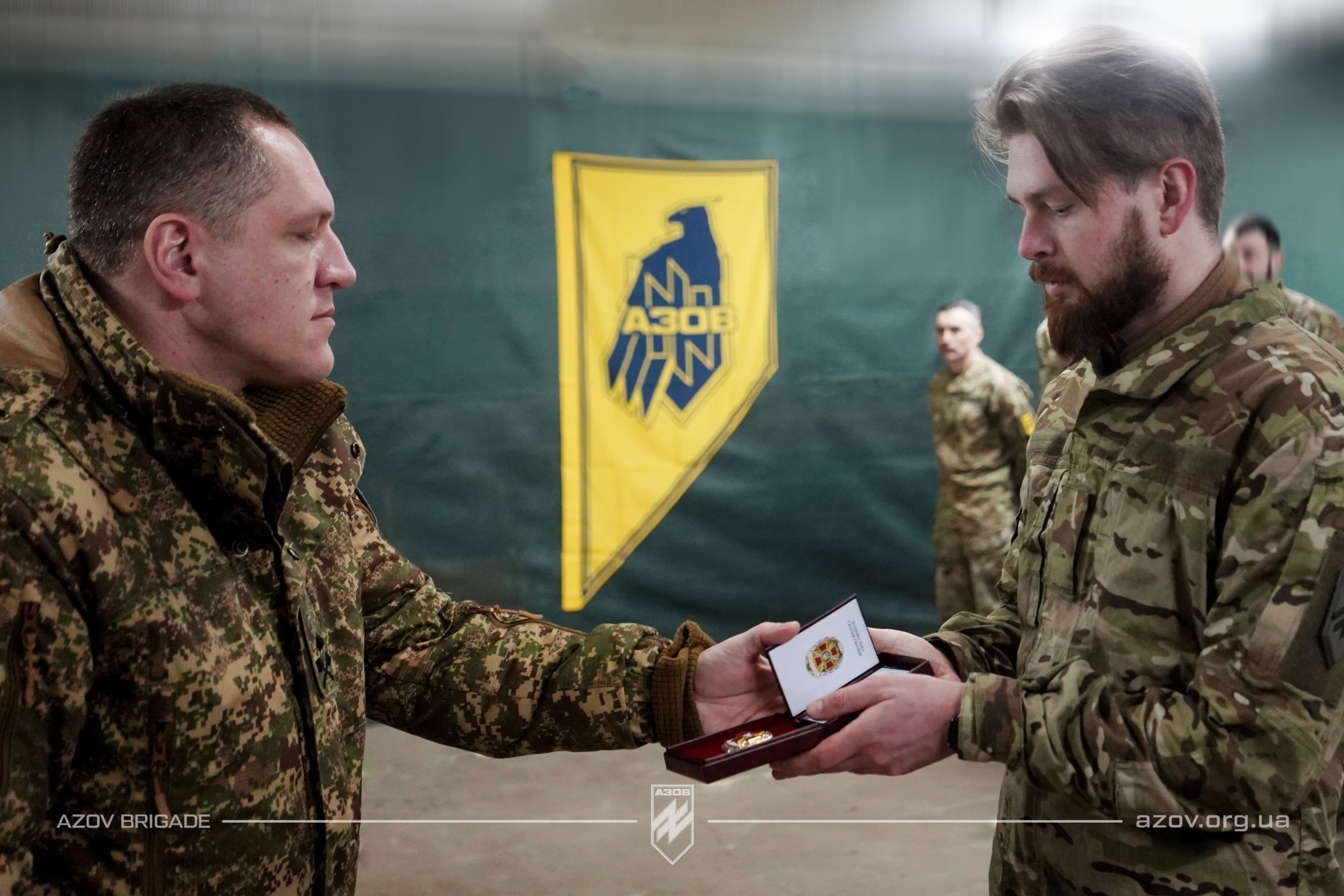 Командувач Національної гвардії України, бригадний генерал Олександр Півненко відзначив бійців 12-ої бригади спеціального призначення «Азов», які беруть участь у бойових діях на Торецькому напрямку.