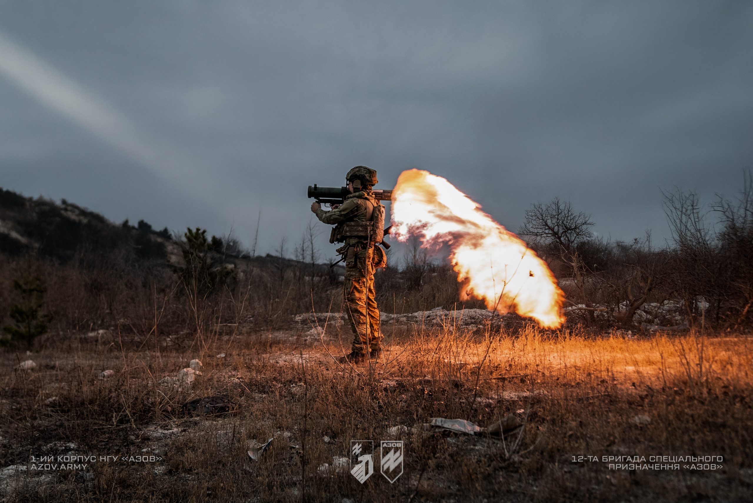 На світлинах – тренування бійців вогнеметного взводу батальйону сил підтримки 12-ої бригади «Азов».