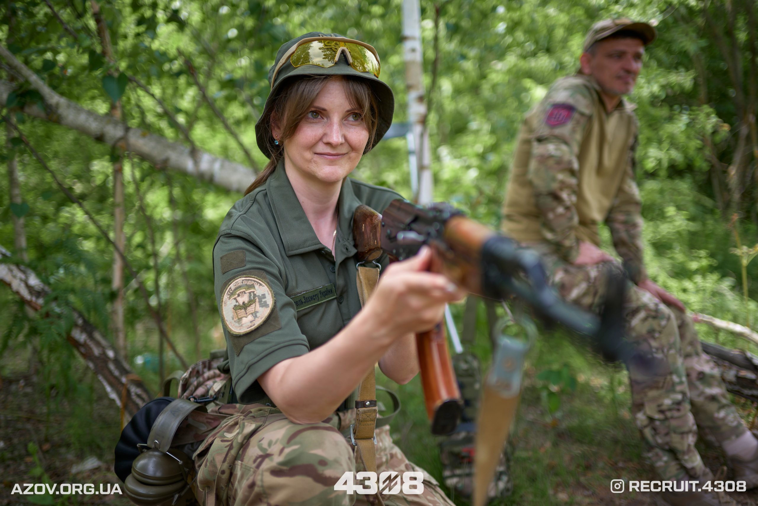 Інструктори 12-ї бригади «Азов» провели спеціальну практичну підготовку для 80 вчителів із різних областей України.