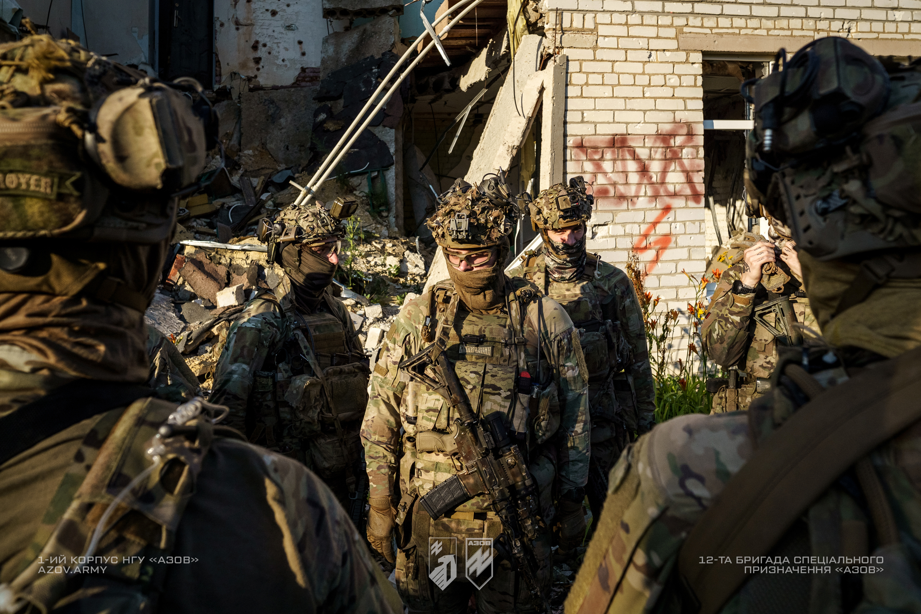 На світлинах – тренування 1-ї бойової групи загону розвідки спеціального призначення 12-ї бригади «Азов».