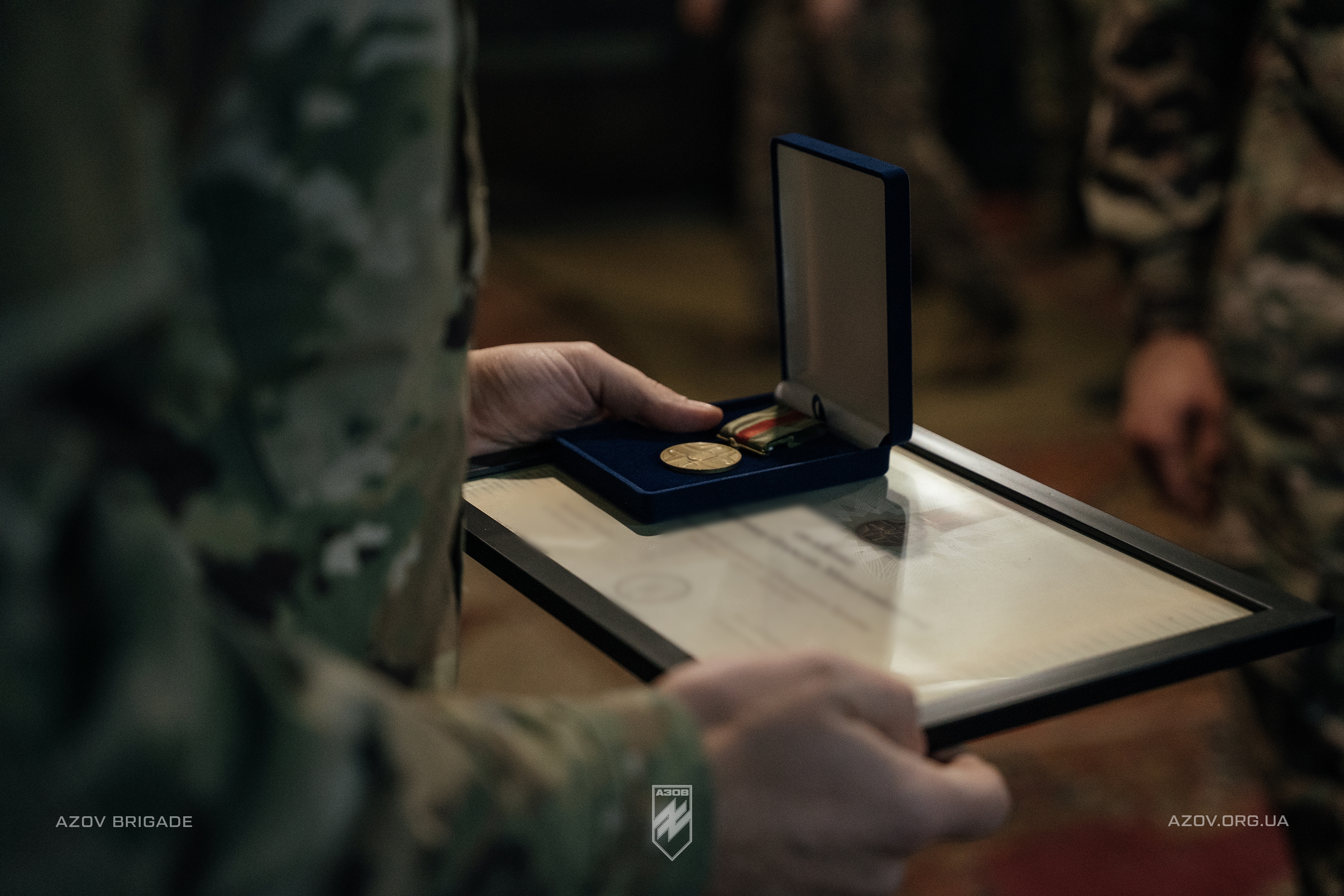 бійці батальйону безпілотних систем 12 бригади азов отримали бригадні шеврони і відзнаки