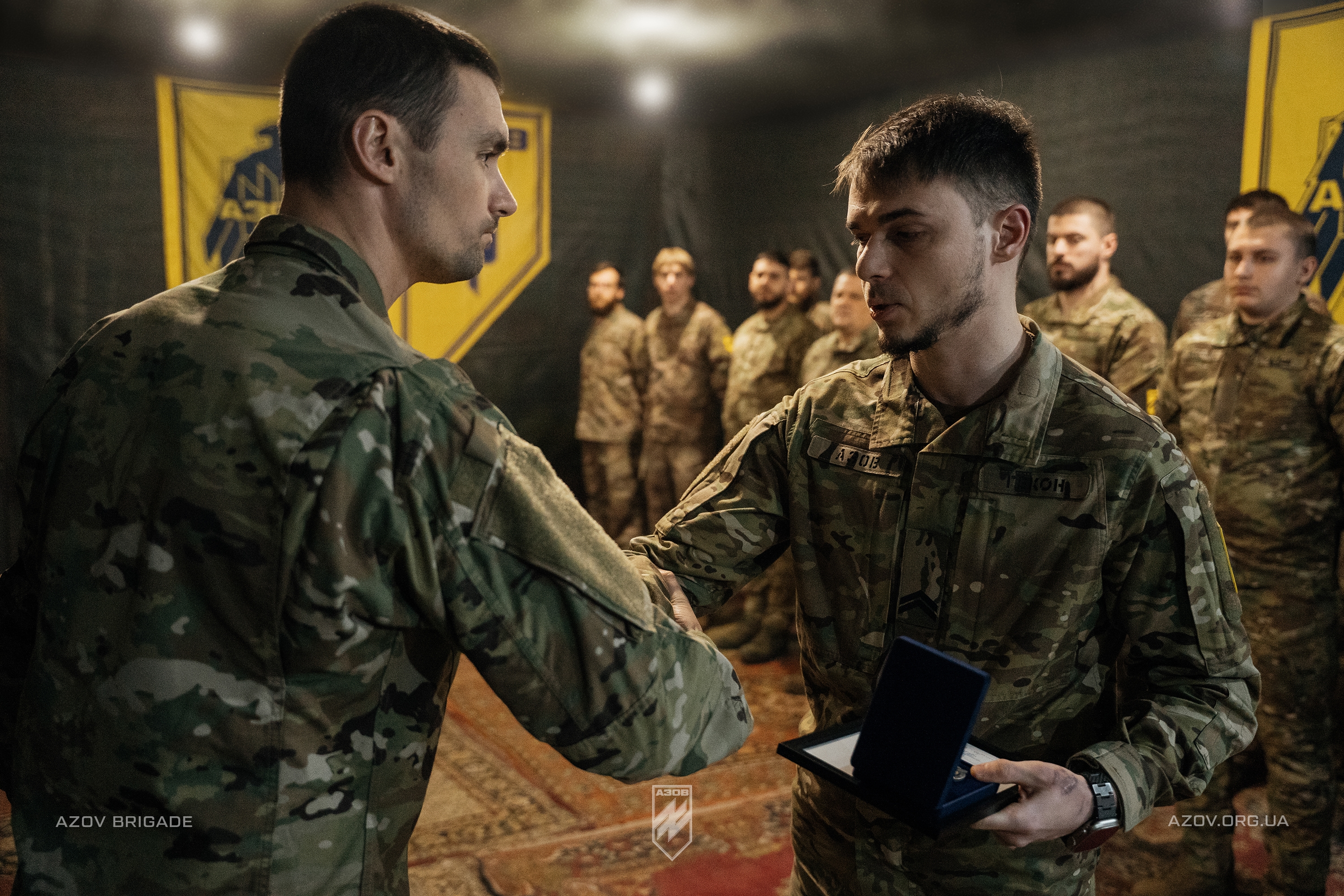 бійці батальйону безпілотних систем 12 бригади азов отримали бригадні шеврони і відзнаки