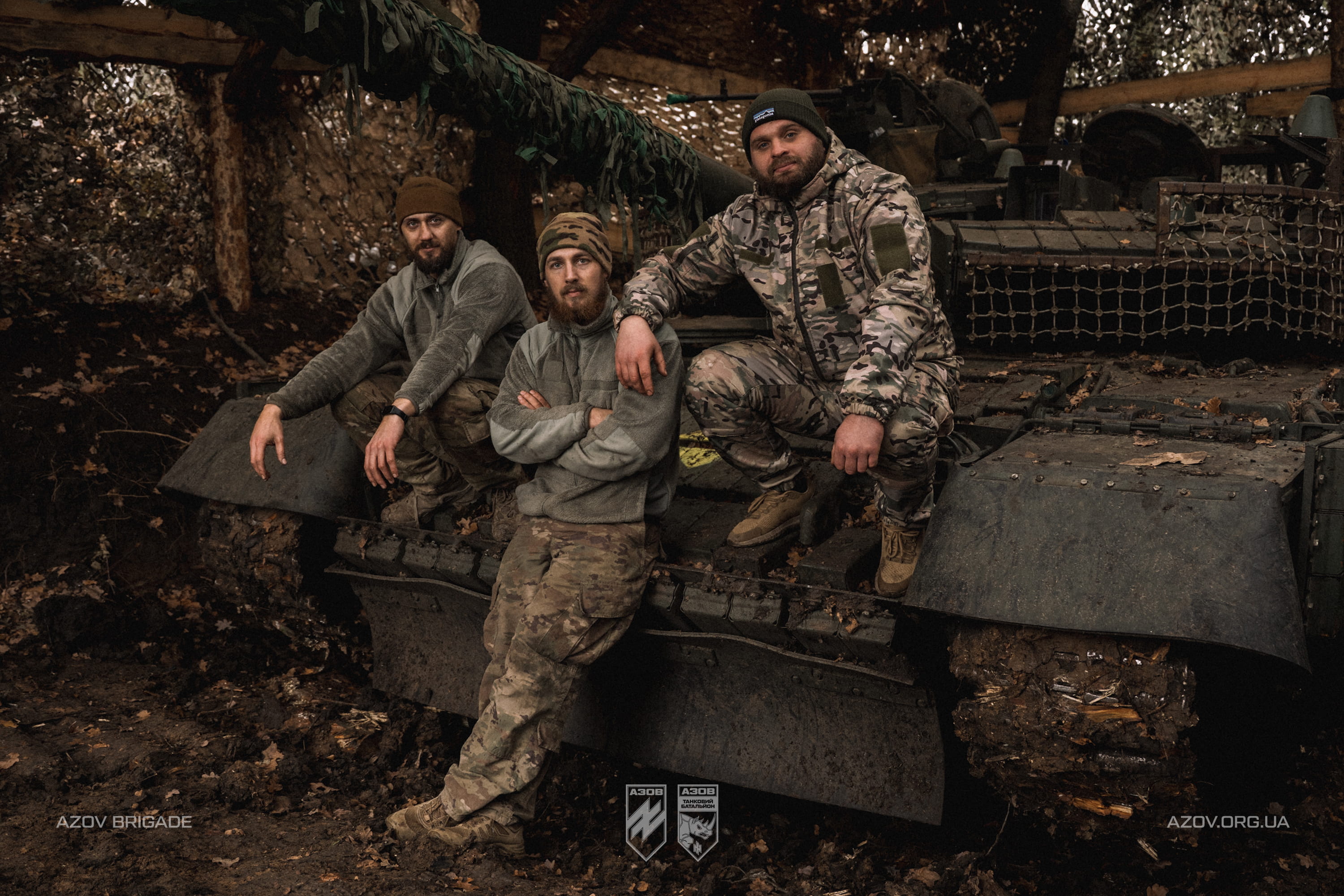 Екіпаж бронетехніки на бойовій позиції