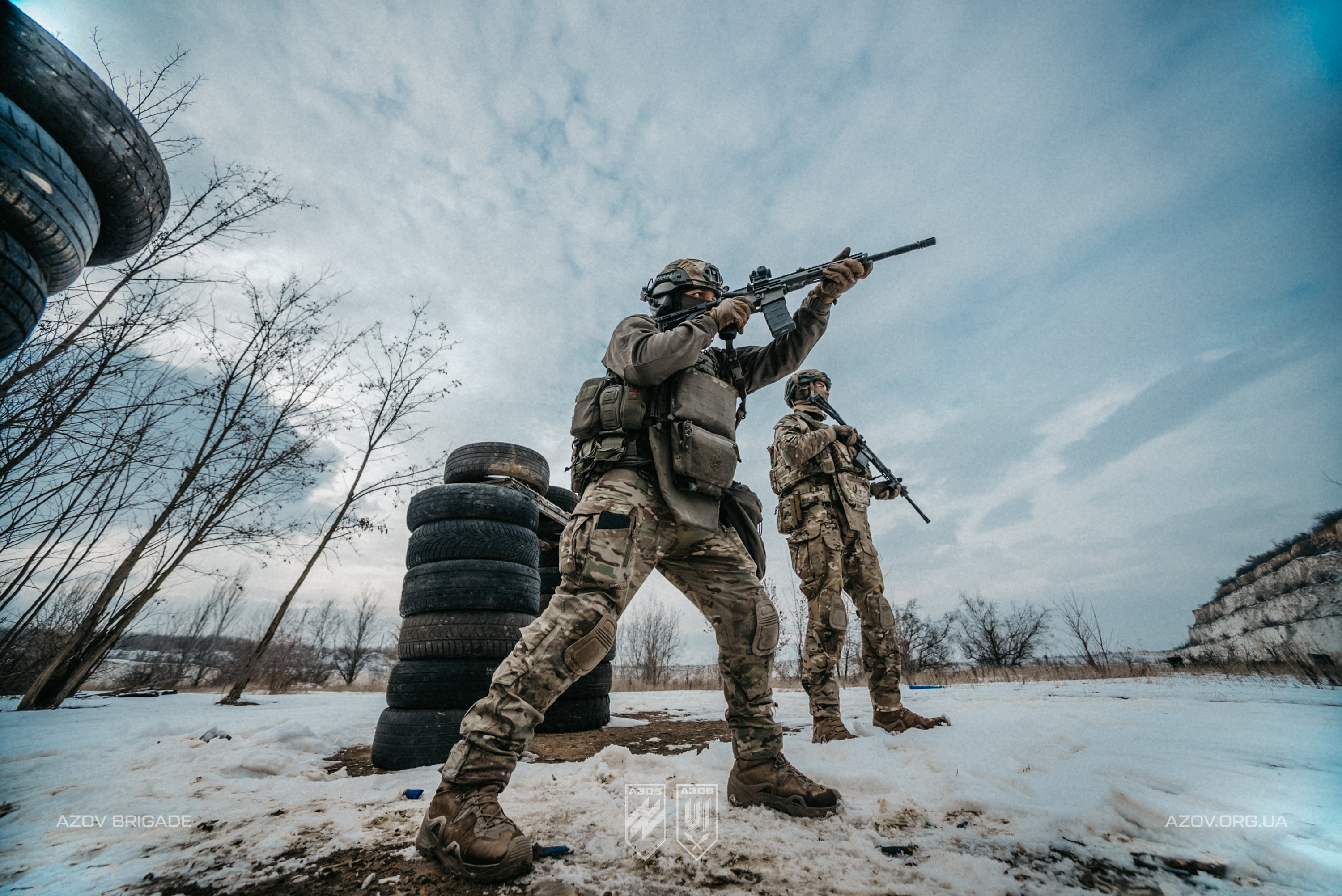 Бійці займають позицію для протидії ворожим безпілотникам
