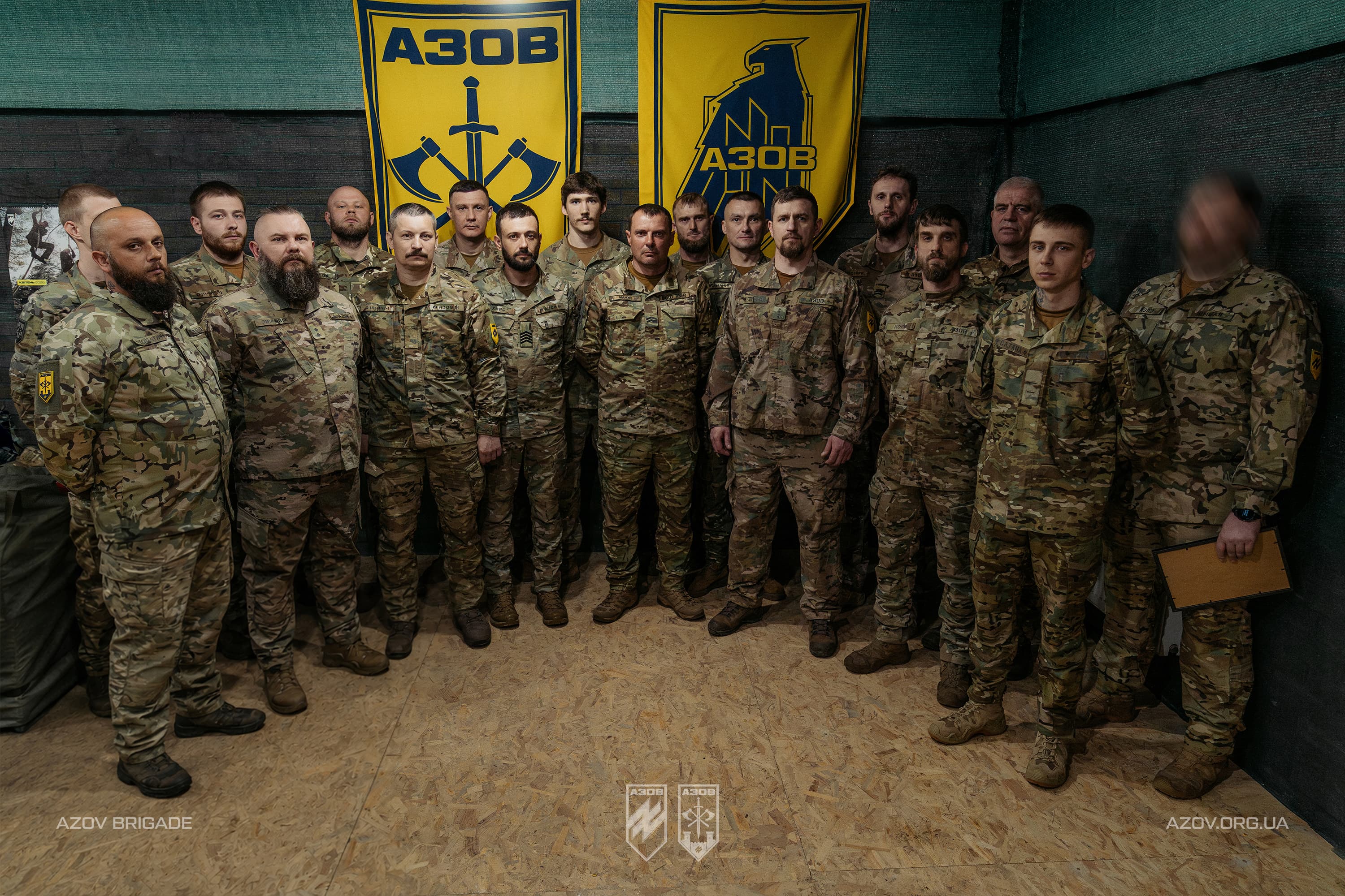 військовослужбовці 12-ї бригади «Азов» під час церемонії нагородження