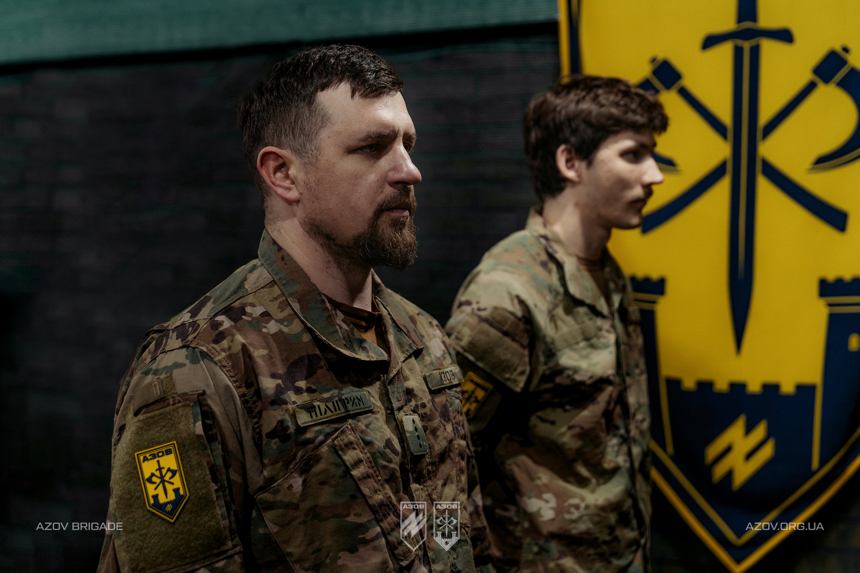 командир та військовослужбовці 12-ї бригади «Азов» під час церемонії нагородження