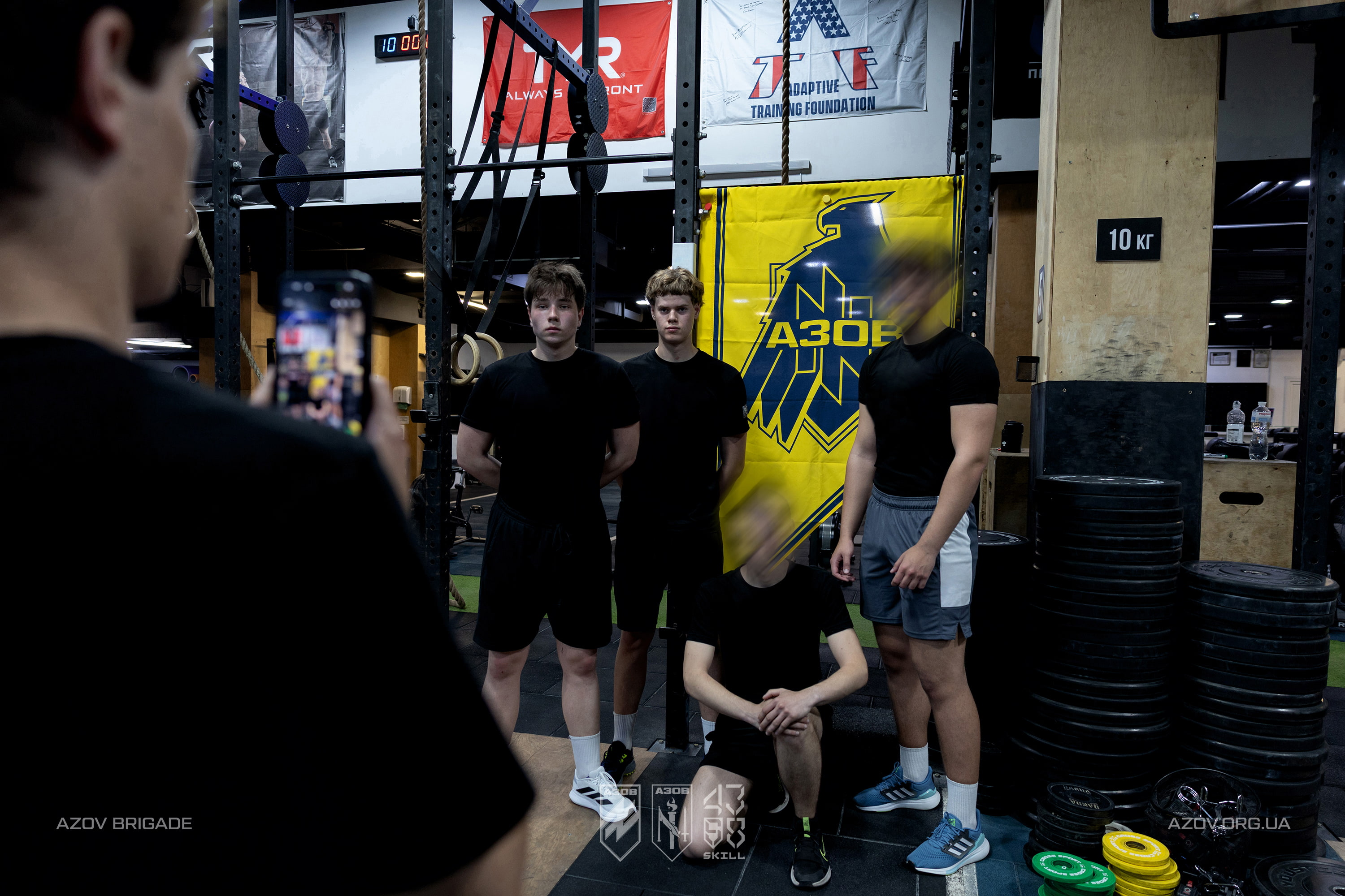 Групове фото учасників та інструкторів проєкту Azov Skill.