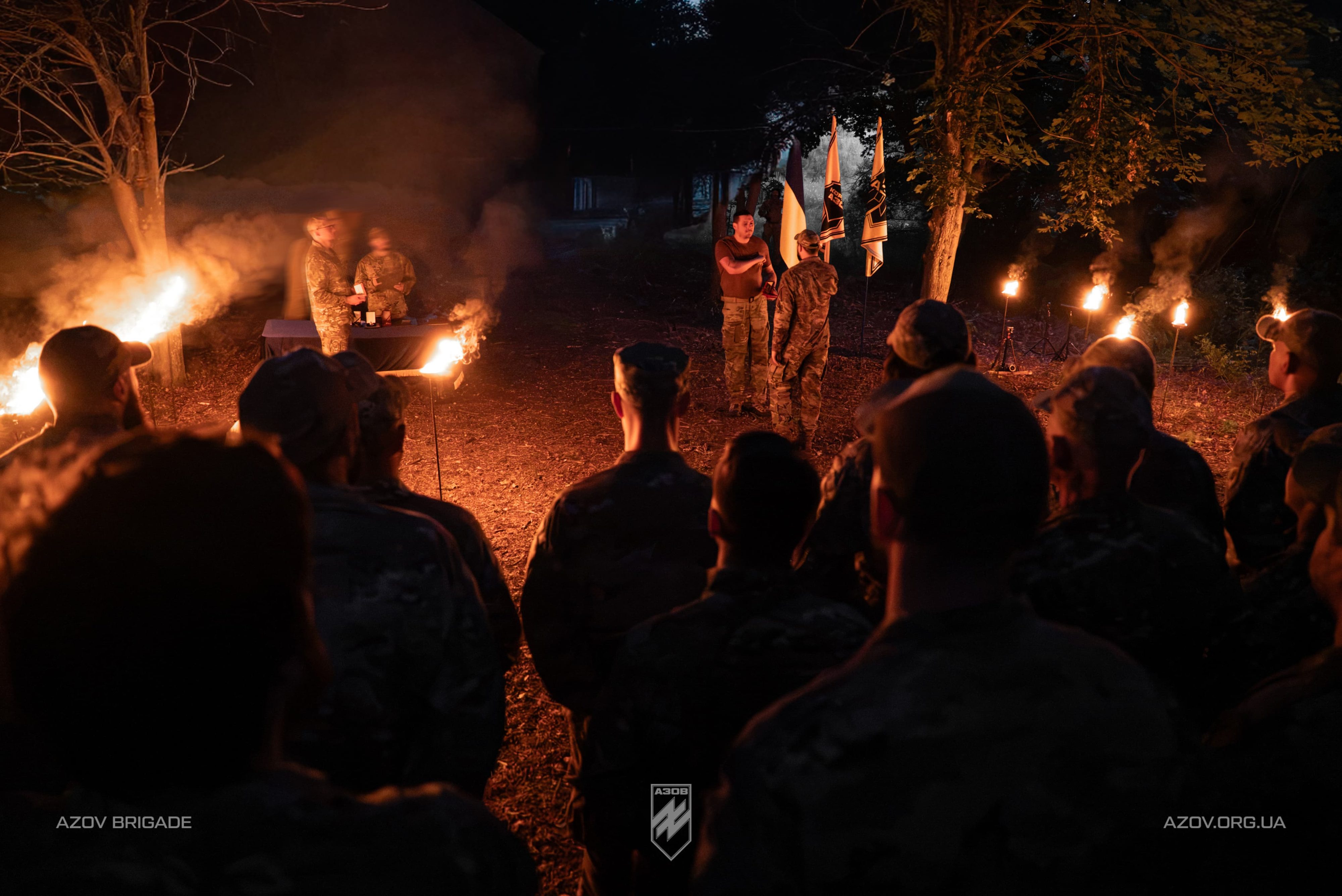 Друг «Пугач» вручає державні та бригадні нагороди військовослужбовцям 12-ї бригади спецпризначення «Азов»